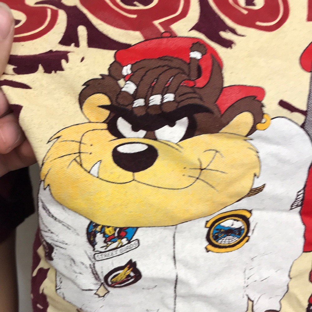 Looney Tunes squad T-shirt size YOUTH XL? - Picture 3 of 7